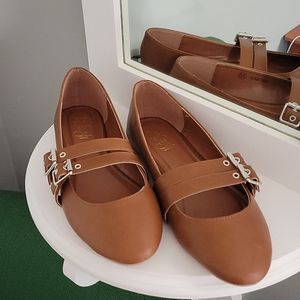 Brown Flats - NWOT